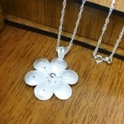 GÜMÜŞ TELKARİ PAPATYA ÇİÇEK KOLYE