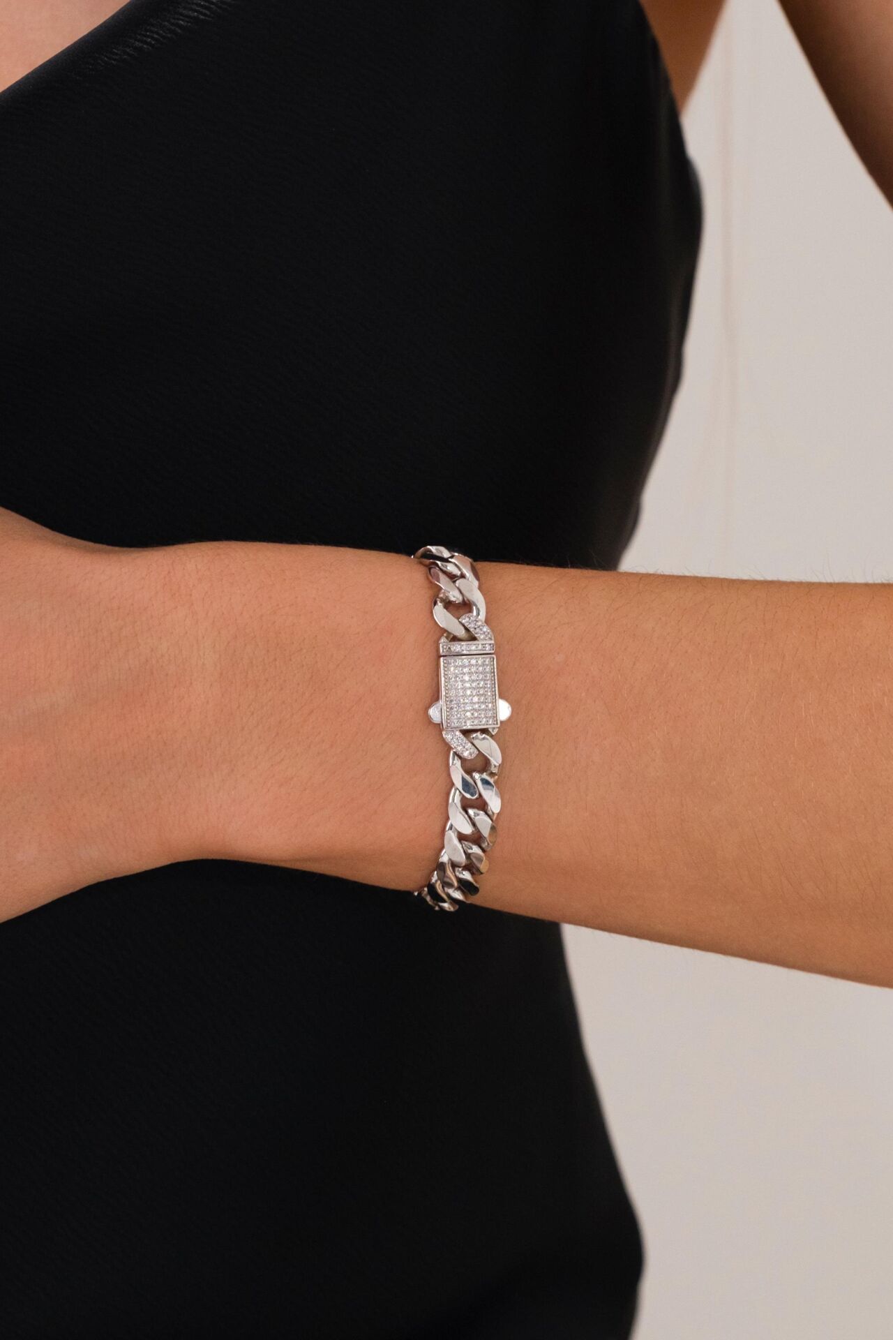 9 mm Gümüş Kalın Gurmet Zincir Kilidi Beyaz Zirkon Taşlı Bileklik