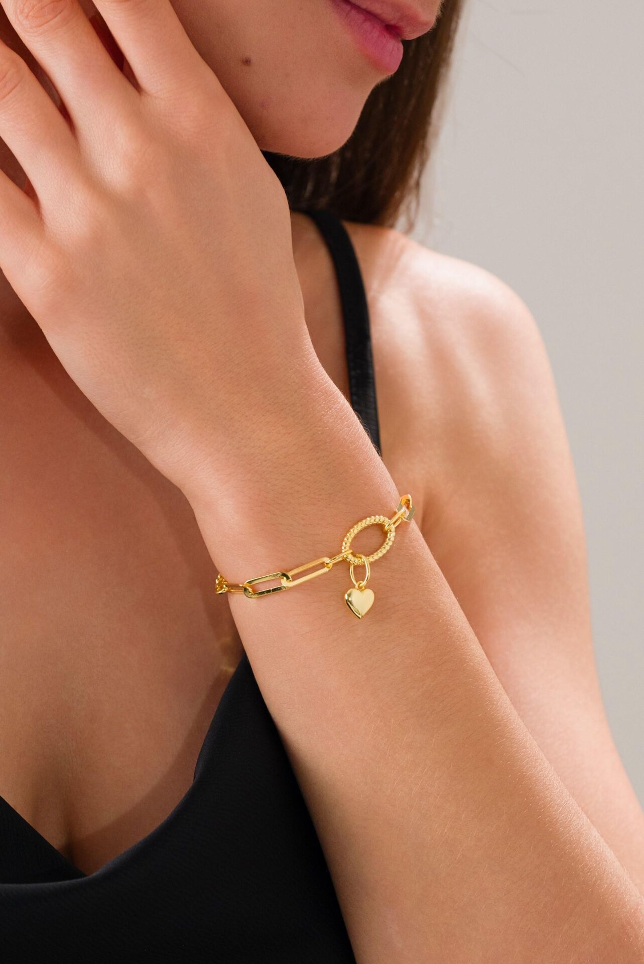 Gümüş Altın Kaplama Kalpli ve Ortası Oval Ataç Zincir Hallow Taşsız Bileklik