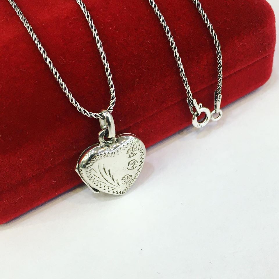 GÜMÜŞ KALPLİ KAPAKLI KOLYE