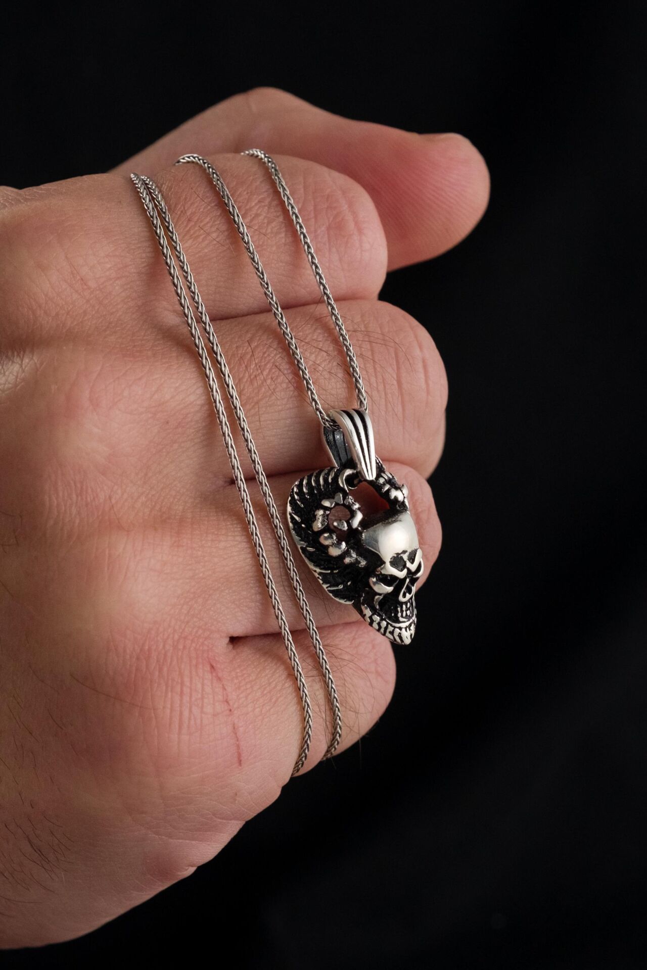 925 Ayar Gümüş Karartmalı  Savaşçı Kuru kafa Erkek Kolye