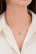 Gümüş Pırlanta Modeli Yeşil Zirkon Taşlı Kalp Kolye