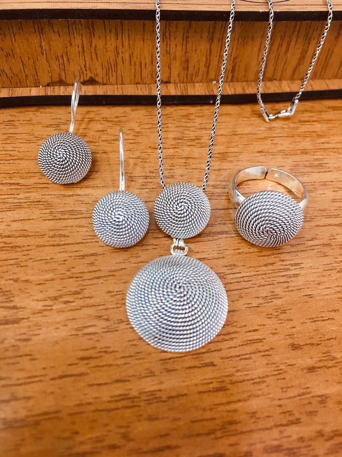 TELKARİ YUVARLAK PARMAK İZİ GÜMÜŞ  SET