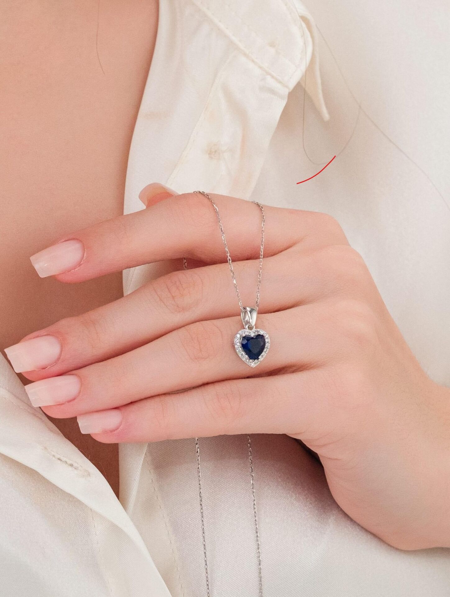 Gümüş Büyük Boy Parlament Mavisi Zirkon Taşlı Kalp Kolye