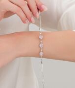 Gümüş Rodyumlu Pırlanta Modeli Pembe Zirkon Taşlı Kalp Bileklik