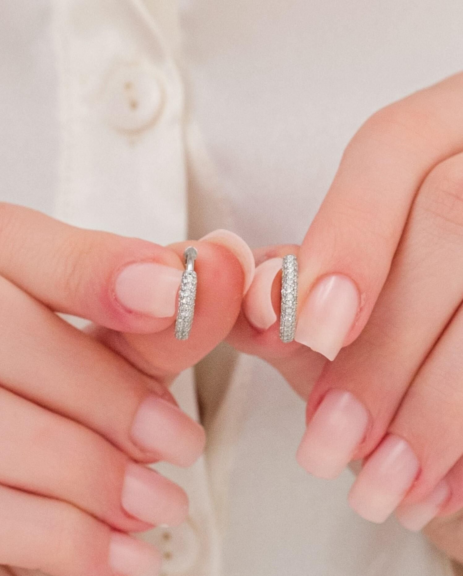 10 mm GÜMÜŞ BEYAZ ZİRKON TAŞLI HALKA  KÜPE