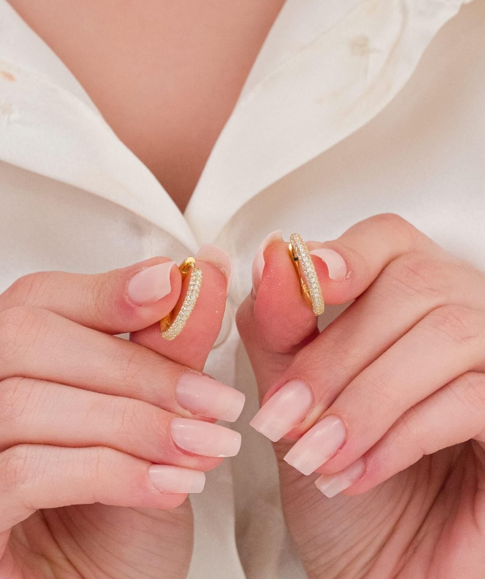 20 mm GÜMÜŞ Altın Kaplama BEYAZ ZİRKON TAŞLI HALKA KÜPE