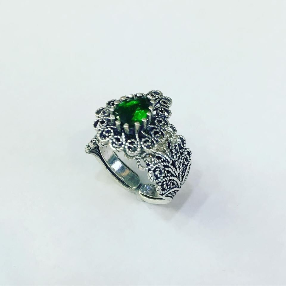 GÜMÜŞ TELKARİ  YEŞİL ZİRKON TAŞLI DAMLA YÜZÜK