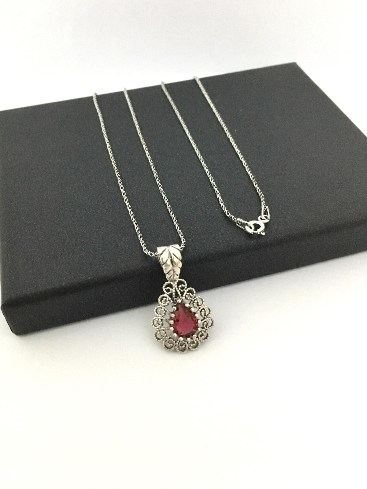 GÜMÜŞ TELKARİ KOYU PEMBE DAMLA KOLYE