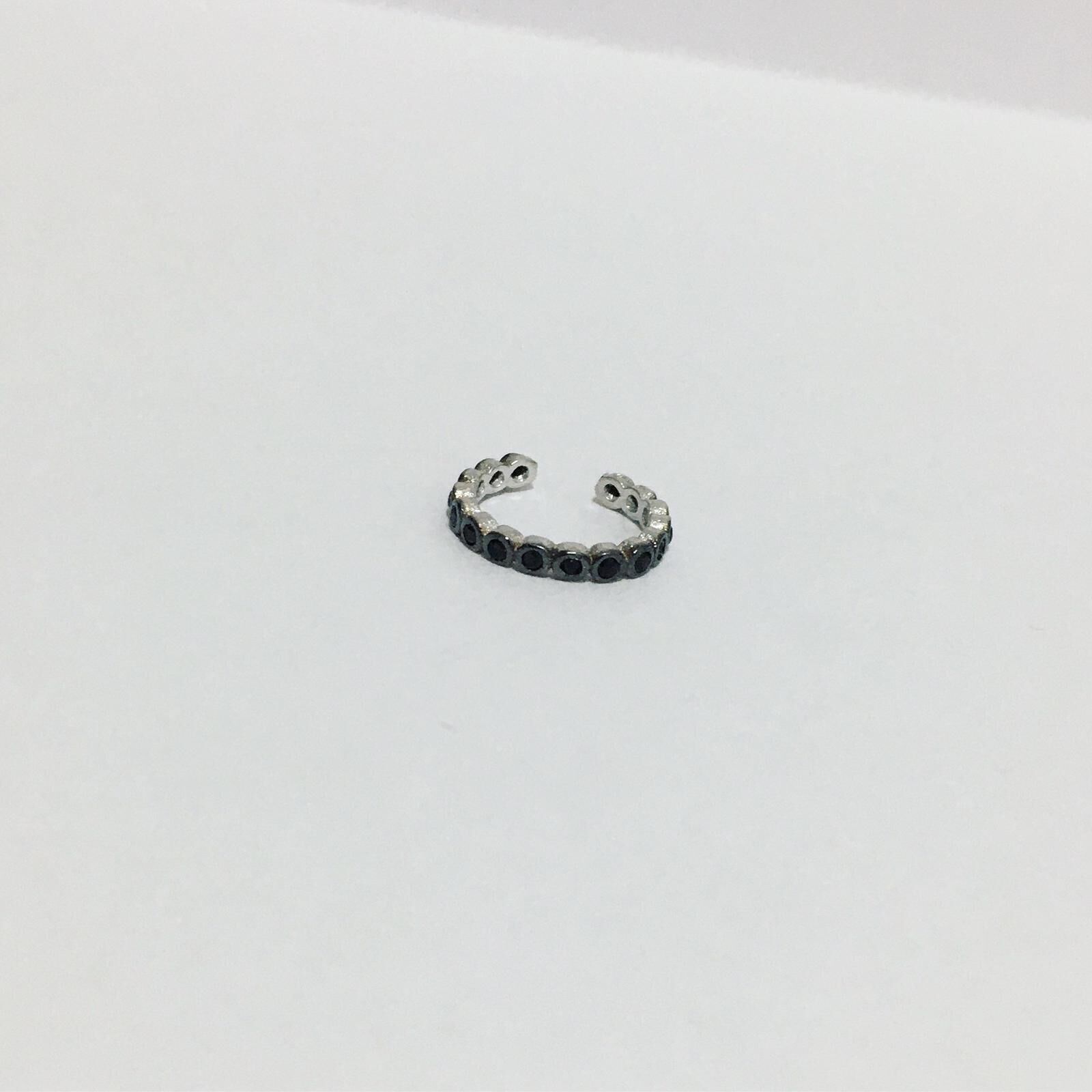 GÜMÜŞ SİYAH ZİRKON TAŞLI HALKA KIKIRDAK KÜPE