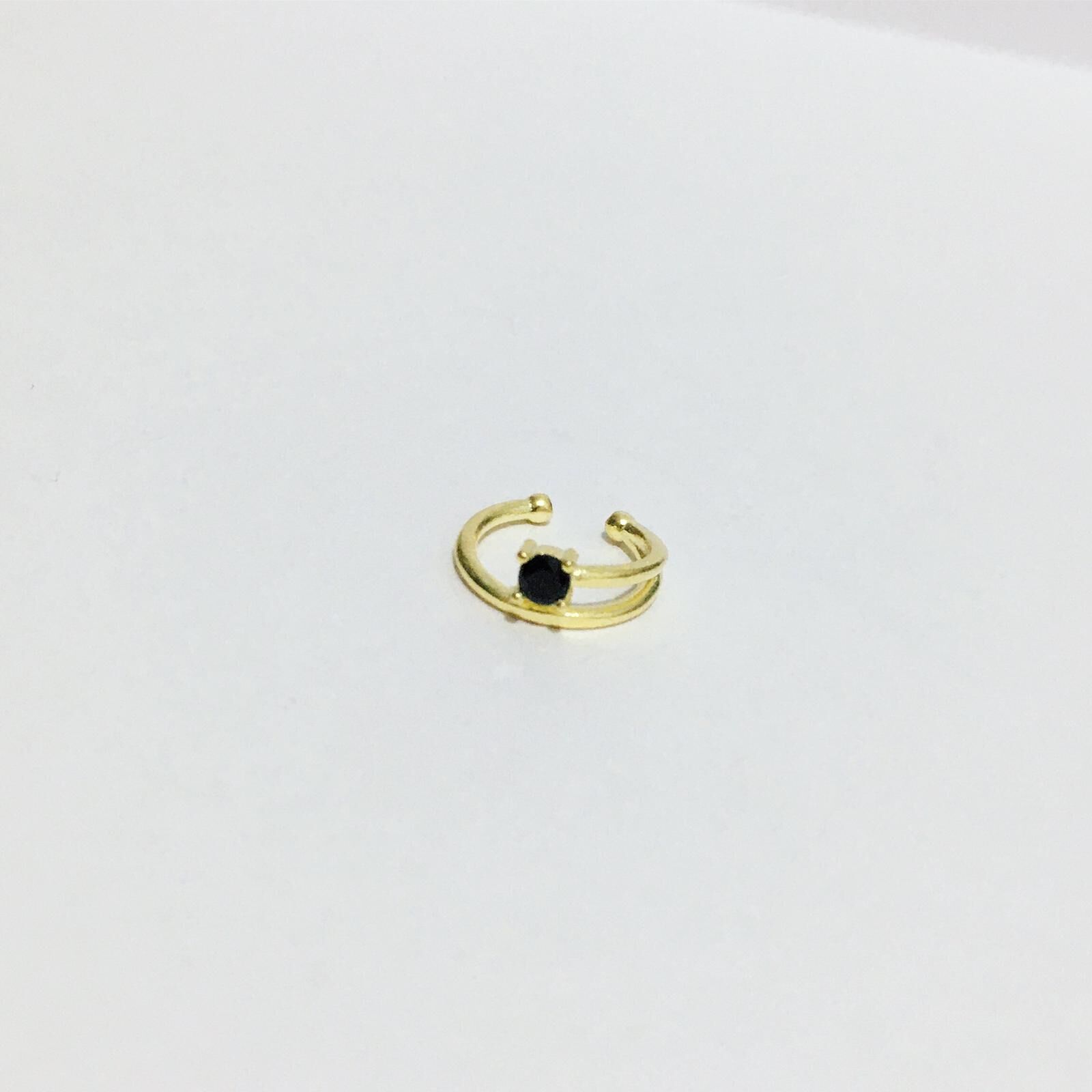 GÜMÜŞ ALTIN KAPLAMA SİYAH ZİRKON TAŞLI KIKIRDAK KÜPE