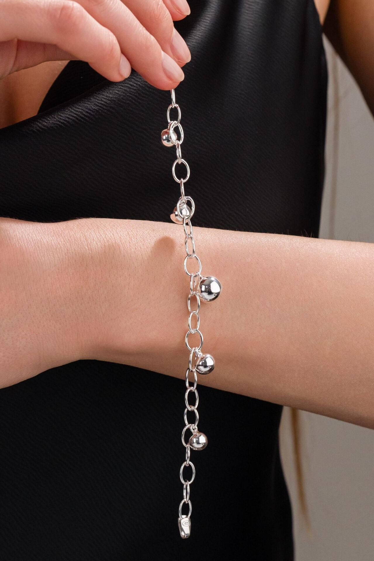 Gümüş Toplu Ortası Büyük Toplu Oval Zincir Hallow Large Taşsız Bileklik