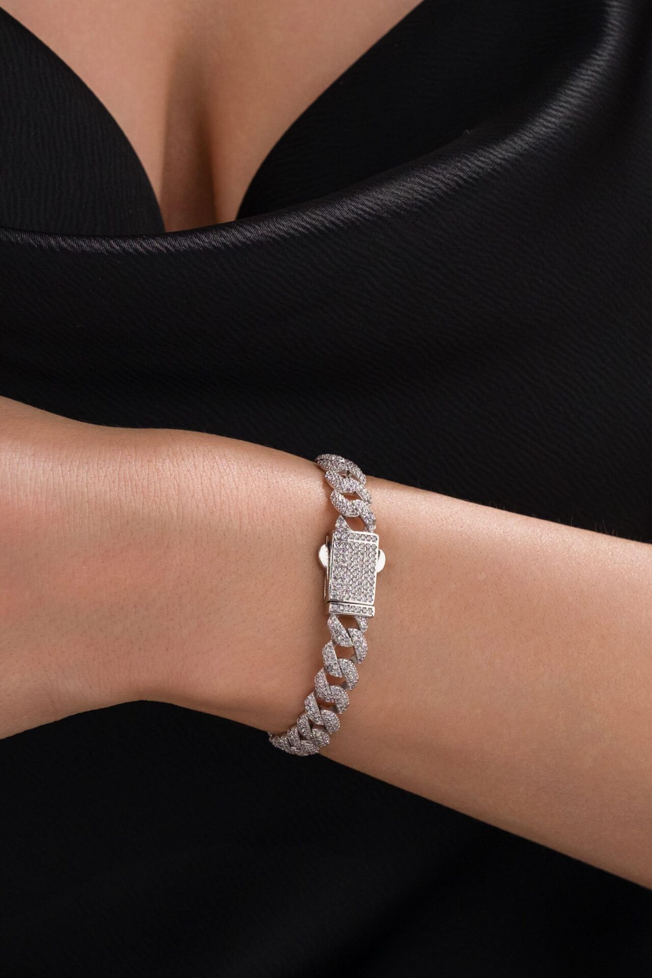 9 mm Gümüş Gurmet Zincir Rodyumlu Beyaz Zirkon Taşlı Kutu Kilitli Bileklik