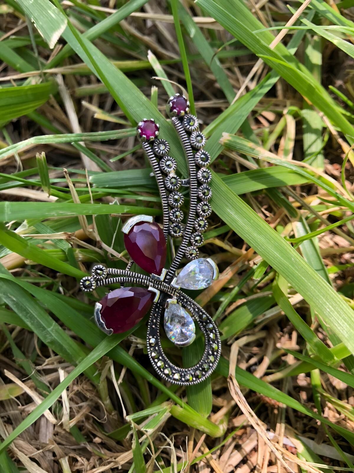 GÜMÜŞ YAKUT ZİRKON VE MARKAZİT TAŞLI BROŞ