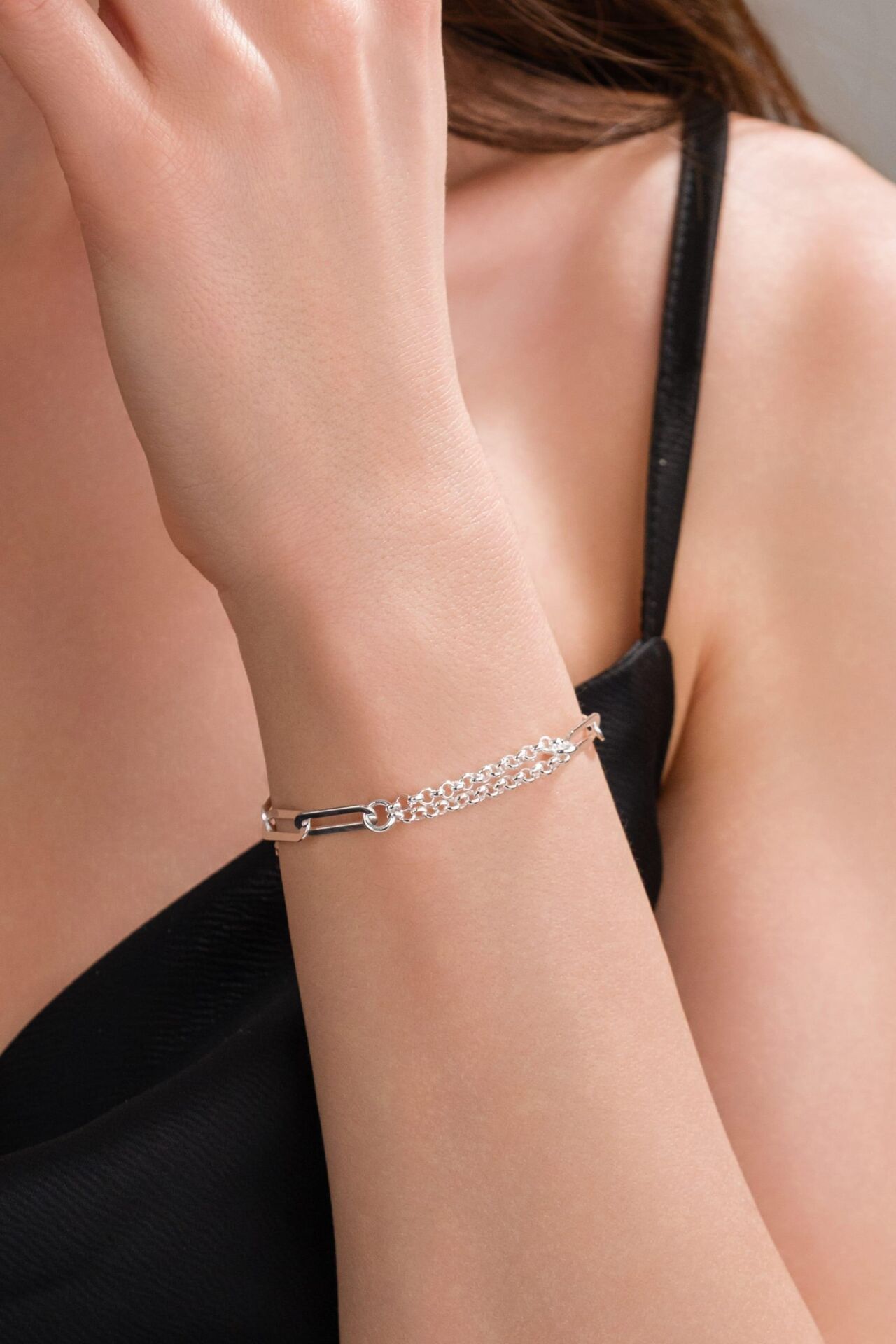 Gümüş Ataç Sade Ara Zincirli Zincir Hallow Taşsız Bileklik