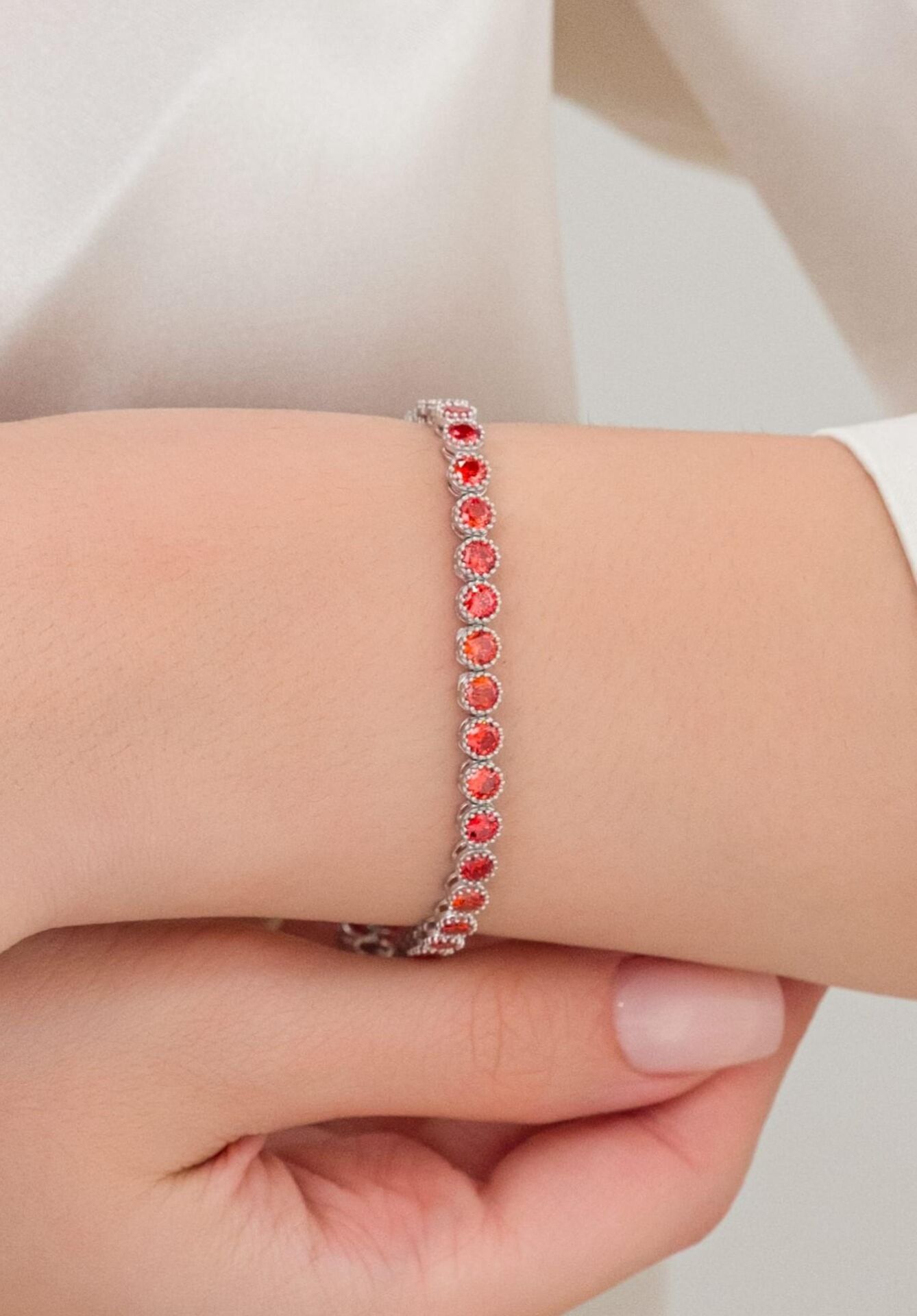 4.3 mm Gümüş Turuncu Yuvarlak Zirkon Taşlı Rodyumlu Su Yolu Bileklik