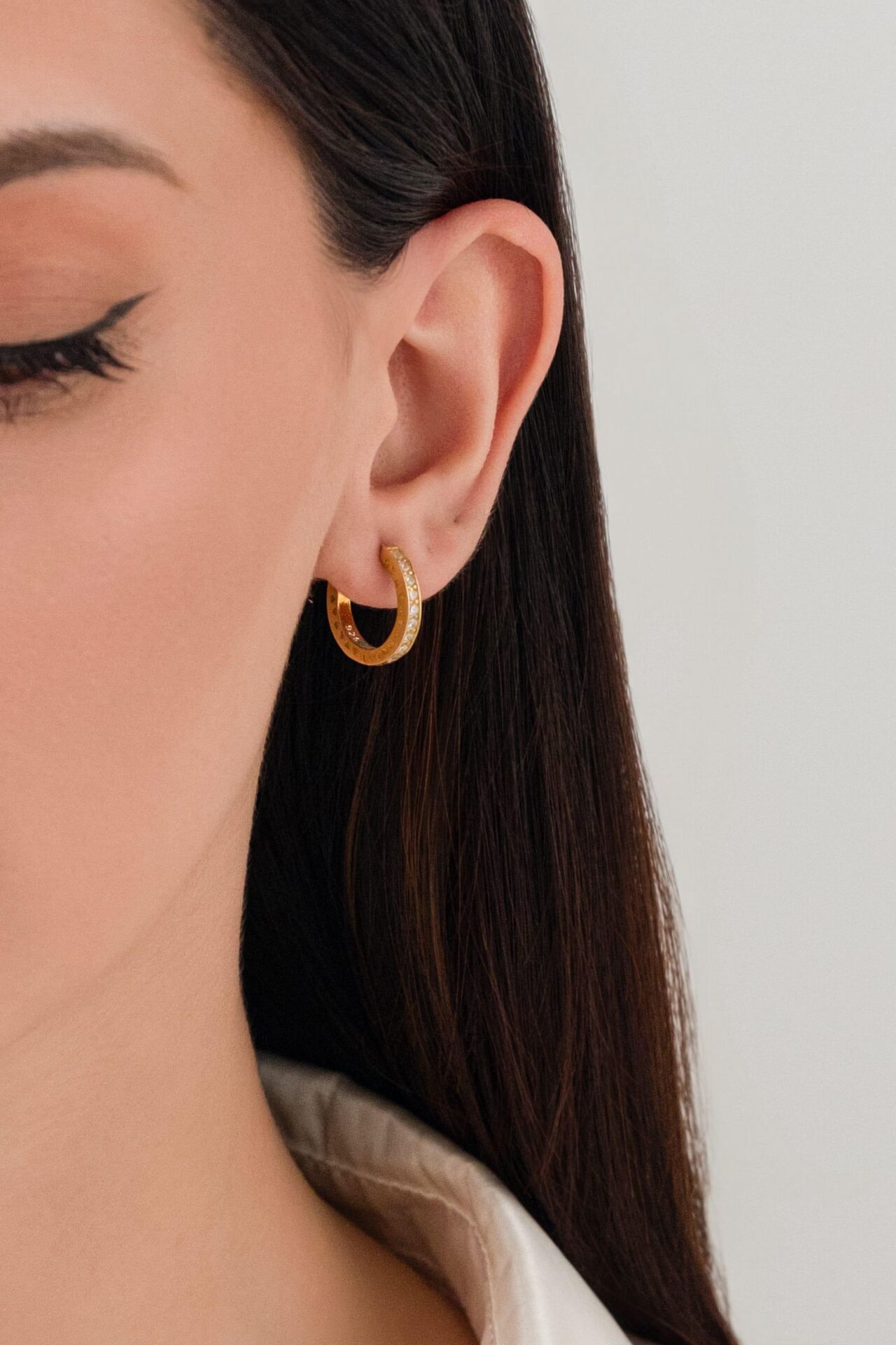 17 mm GÜMÜŞ Altın Kaplama BEYAZ ZİRKON TAŞLI HALKA  KÜPE