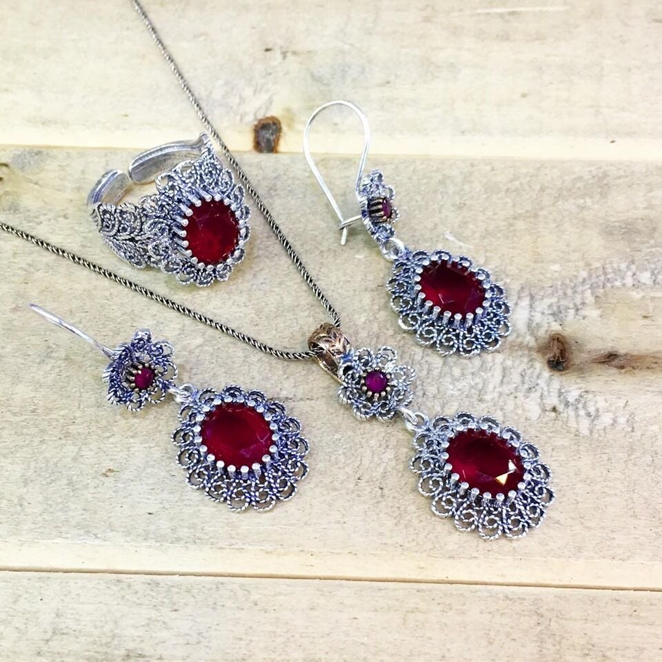 925 AYAR GÜMÜŞ TELKARİ KIRMIZI TAŞLI SET