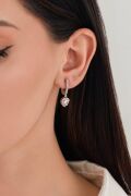 GÜMÜŞ PIRLANTA MODELİ BEYAZ ZİRKON TAŞLI KALP KALPLİ KÜPE