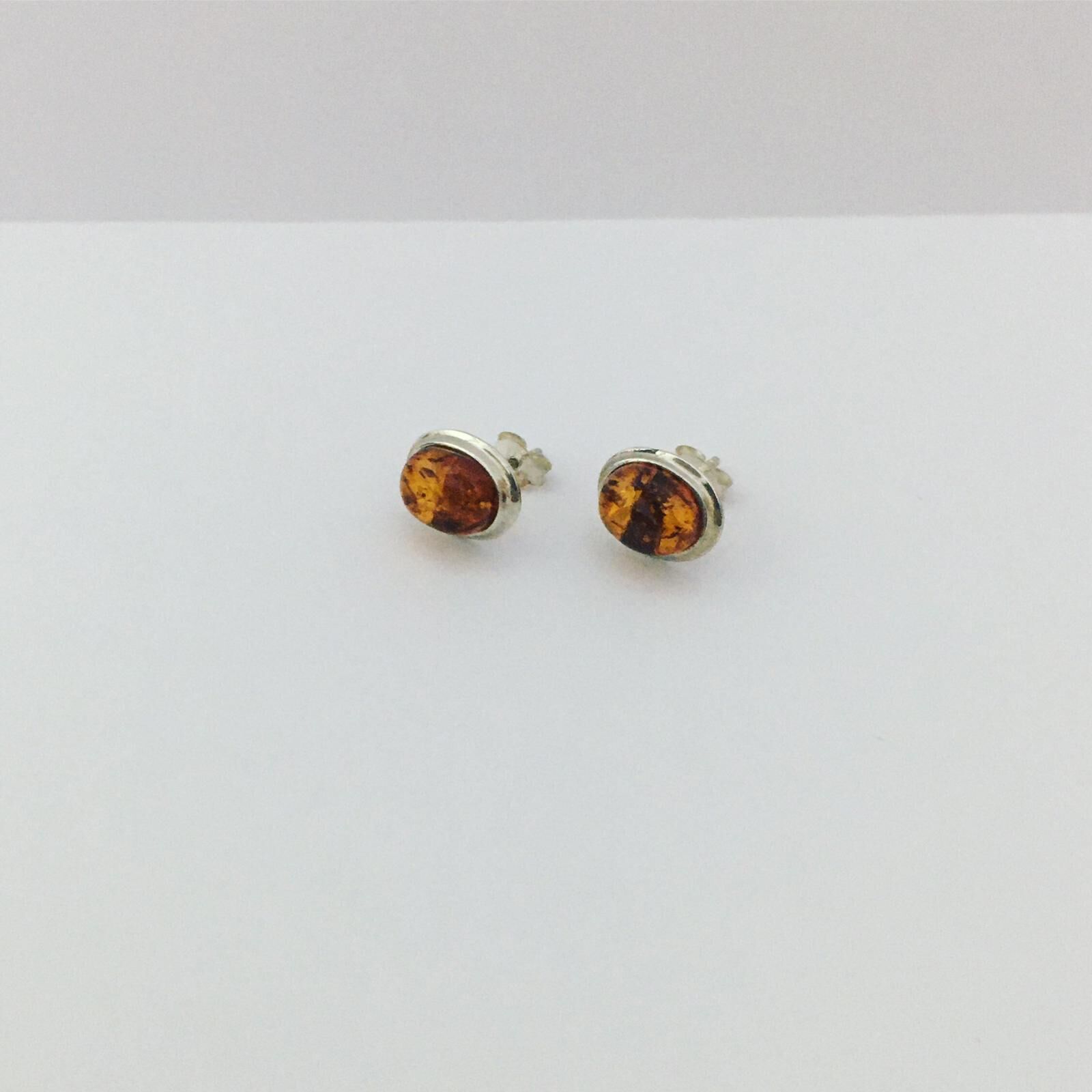 GÜMÜŞ ATEŞ KEHRİBARI OVAL KÜÇÜK KÜPE