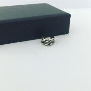 GÜMÜŞ ESKİTME DESENLİ HALKA KIKIRDAK KÜPE