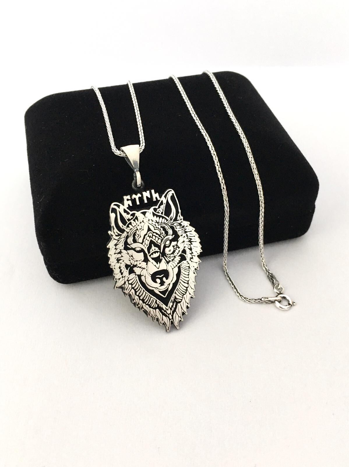 GÜMÜŞ KURT BAŞI GÖKTÜRKÇE TÜRK YAZILI ERKEK KOLYE