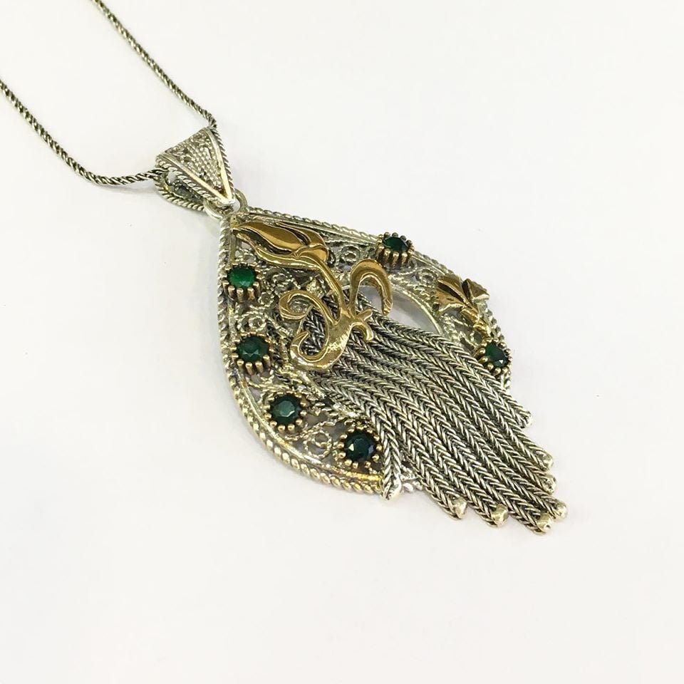 925 AYAR GÜMÜŞ TELKARİ İŞLEME KÖK ZÜMRÜT TAŞLI LALE DAMLA MODEL SAÇAKLI KOLYE