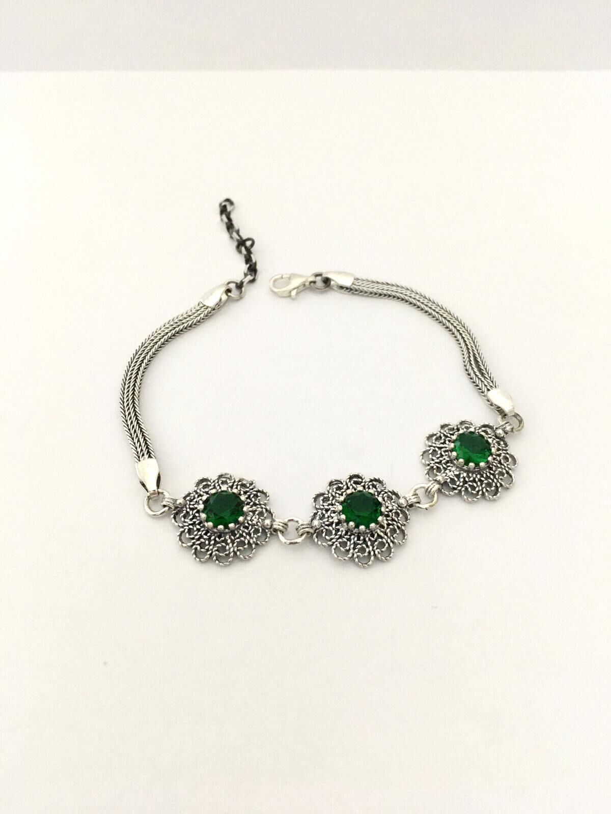 GÜMÜŞ TELKARİ ZÜMRÜT TAŞLI BİLEKLİK