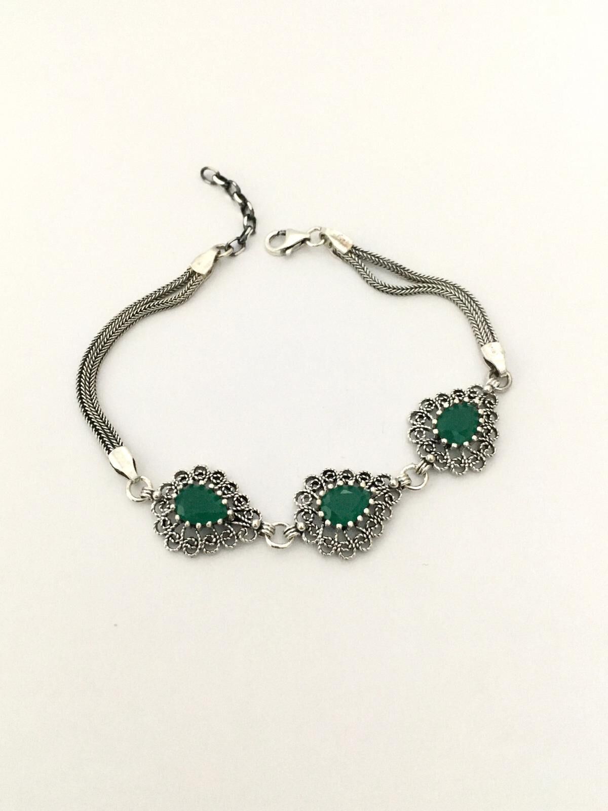 GÜMÜŞ TELKARİ ZÜMRÜT TAŞLI DAMLA BİLEKLİK