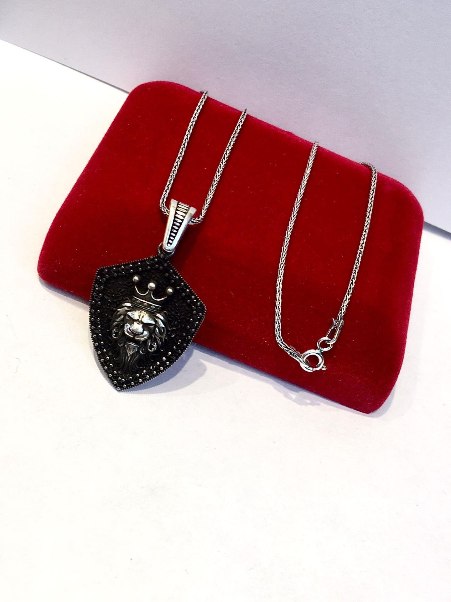 GÜMÜŞ SİYAH ZİRKON TAŞLI ASLAN KRAL ERKEK KOLYE