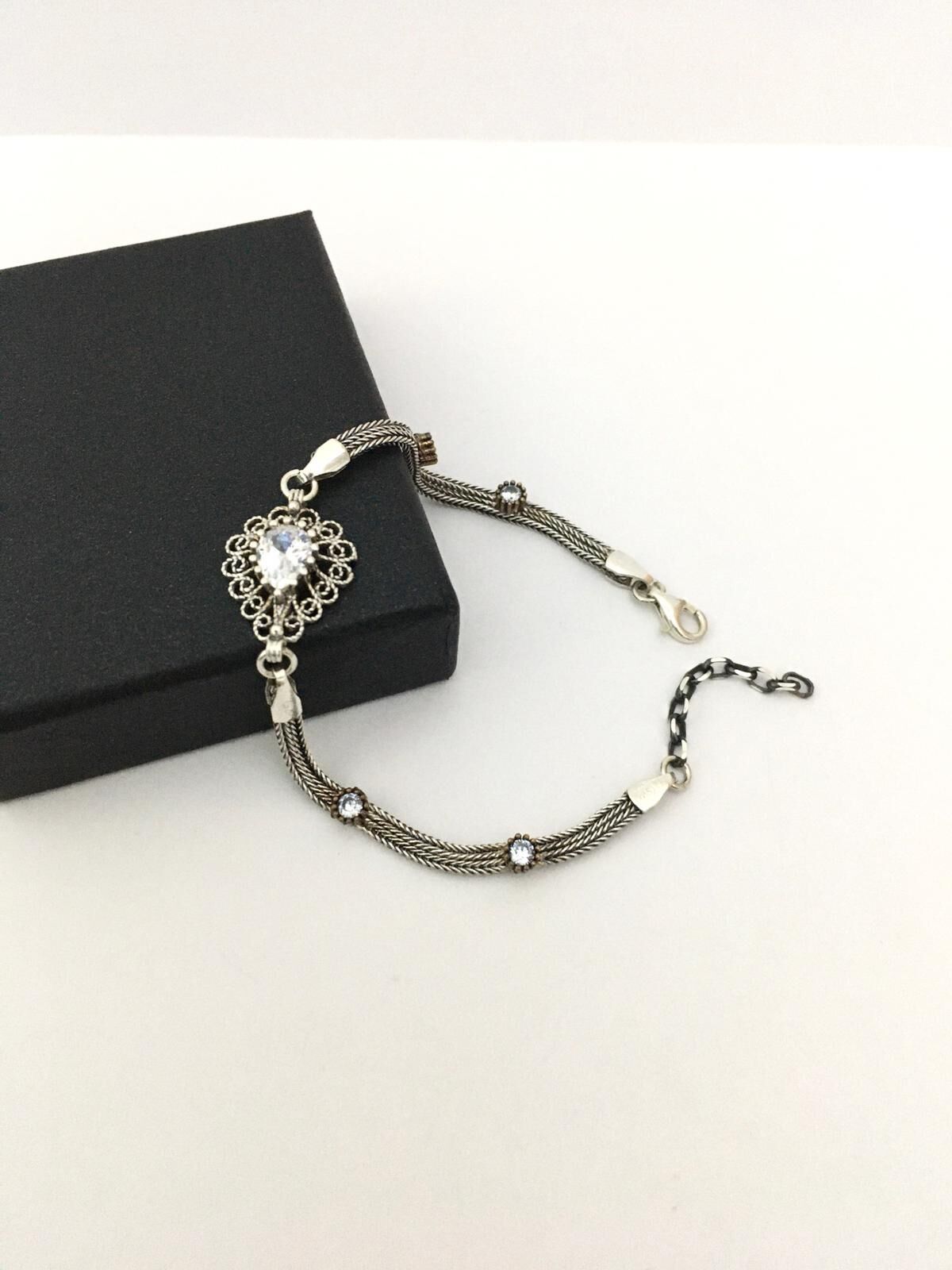 GÜMÜŞ ZİRKON TAŞLI TELKARİ BİLEKLİK