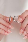 20 mm GÜMÜŞ SİYAH ZİRKON TAŞLI HALKA  KÜPE