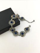 GÜMÜŞ SAFİR TAŞLI VAV HARFLİ TELKARİ  BİLEKLİK