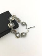 GÜMÜŞ ZİRKON TAŞLI VAV HARFLİ TELKARİ BİLEKLİK