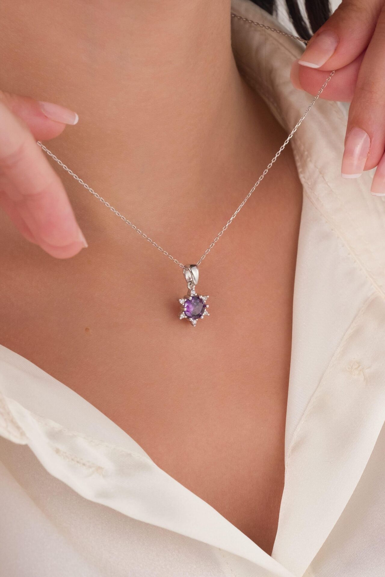 Gümüş Pırlanta Modeli Mor Ametist Taşlı Lotus Çiçeği Kolye