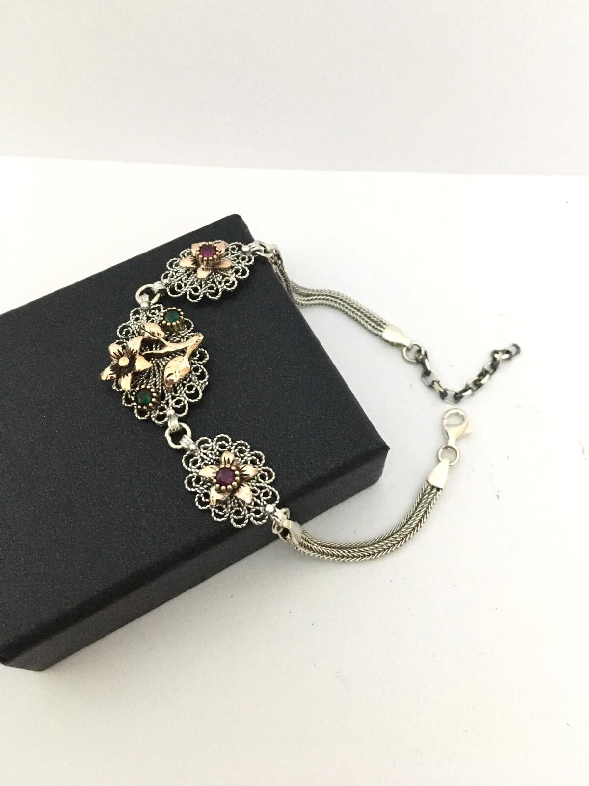 GÜMÜŞ ÇİÇEK MODELİ TELKARİ BİLEKLİK