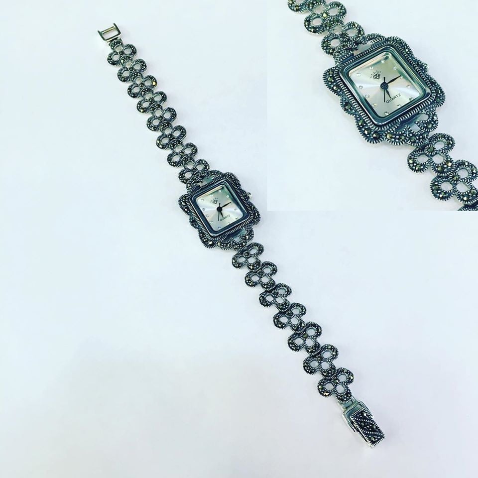 GÜMÜŞ MARKAZİT TAŞLI KARE SAAT