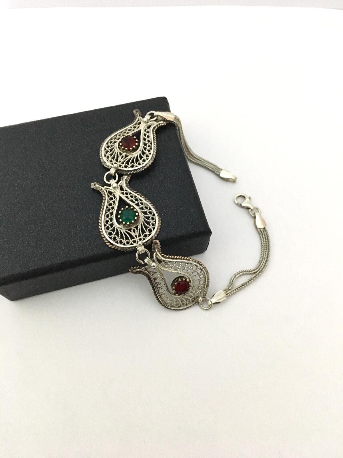 GÜMÜŞ LALE KÖK YAKUT VE ZÜMRÜT TAŞLI TELKARİ BİLEKLİK