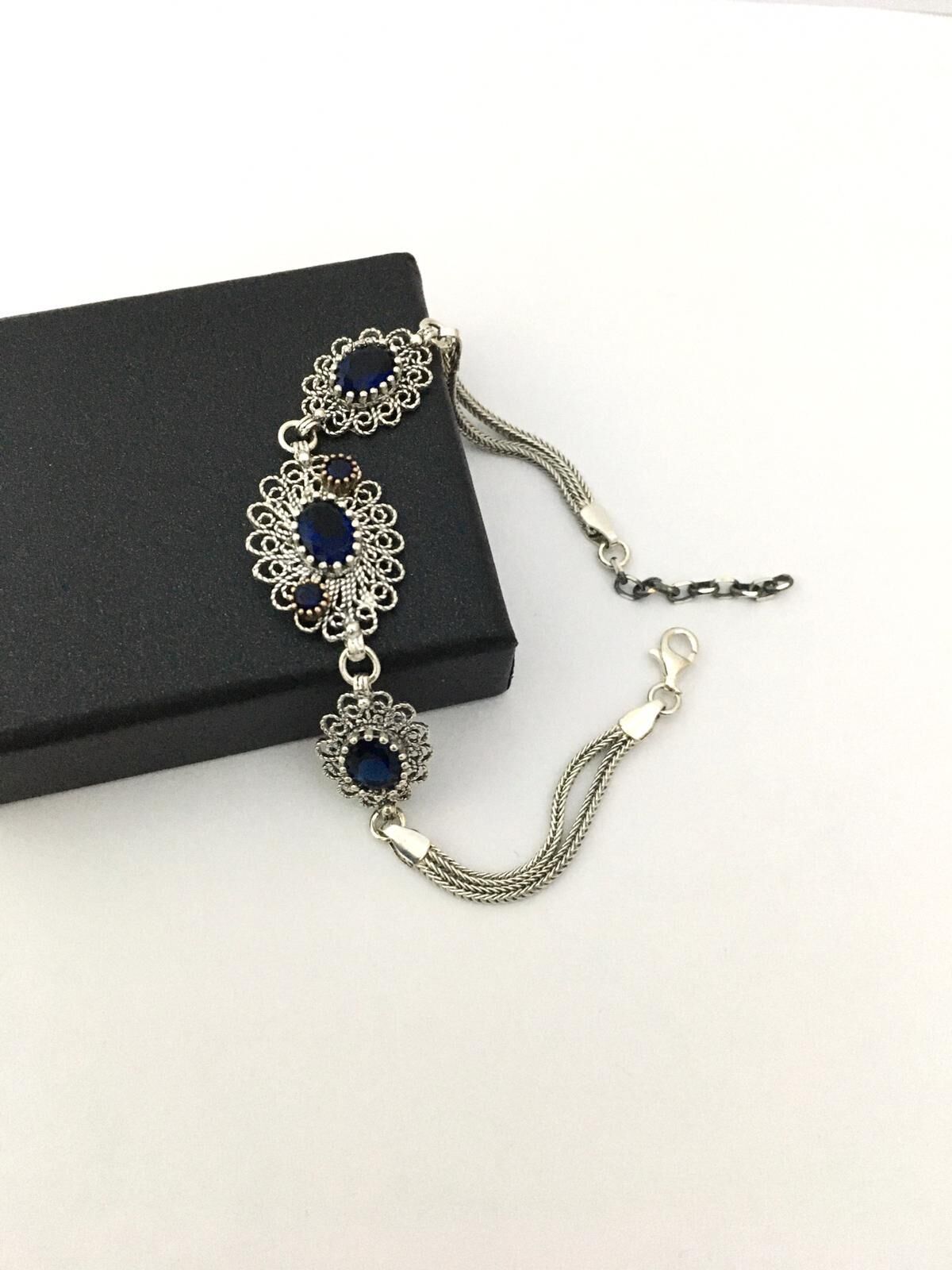 GÜMÜŞ KÖK SAFİR TAŞLI TELKARİ BİLEKLİK