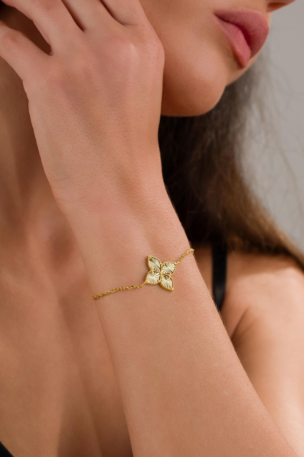 Gümüş Altın Gold Kaplama Yonca Çiçek Lazer Kalem İşlemeli Taşsız Bileklik