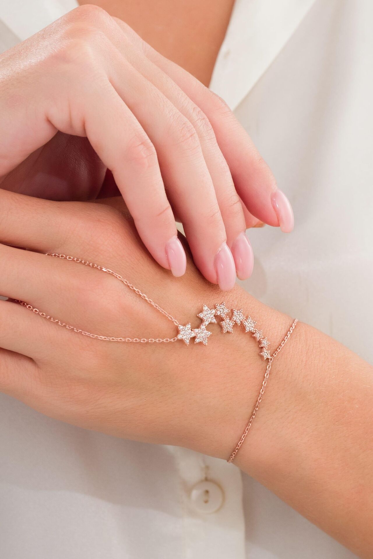 Gümüş Rose Kaplama Yıldız Beyaz Zirkon Taşlı Şahmeran Bileklik