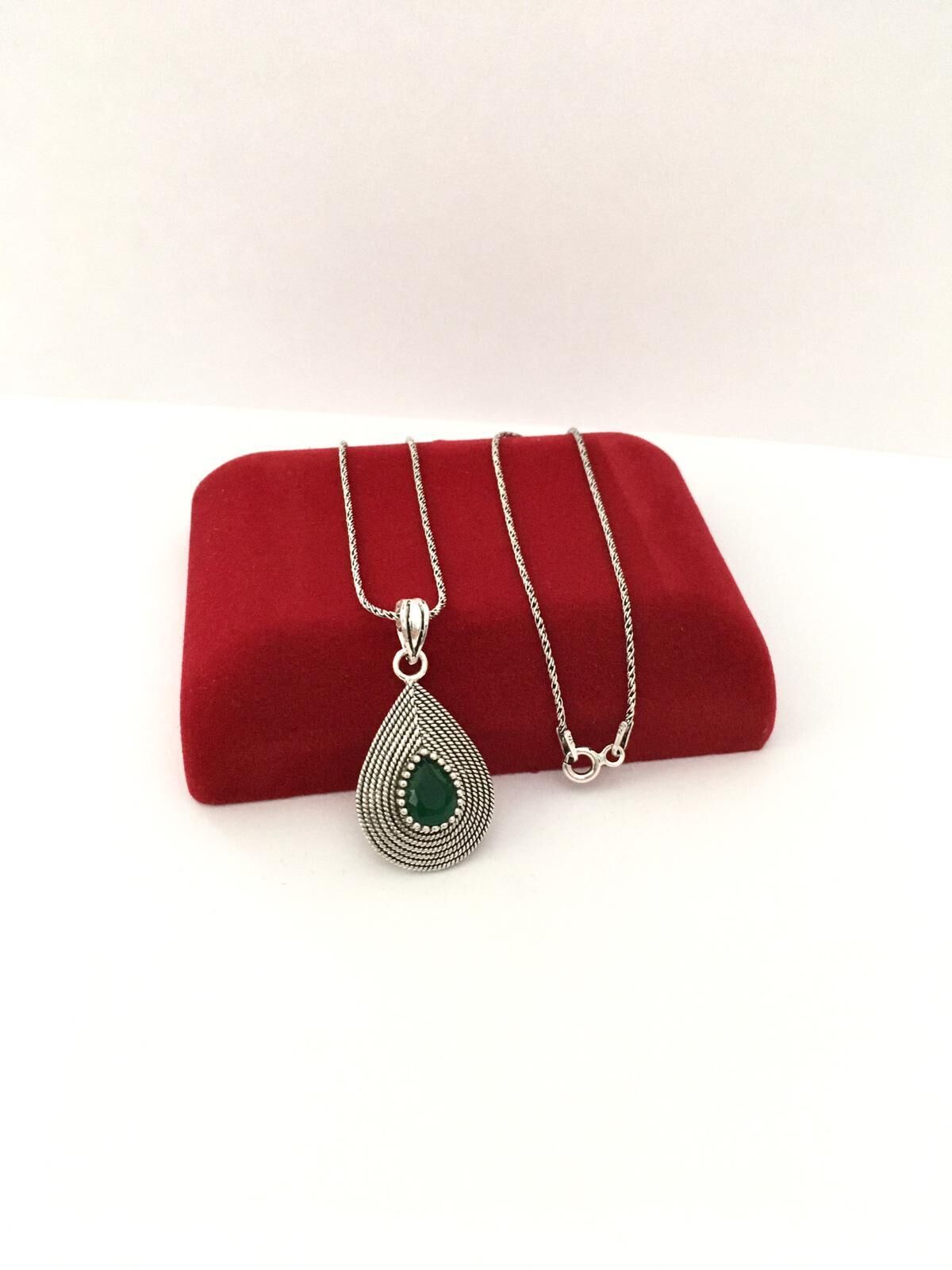 GÜMÜŞ TELKARİ EL İŞİ ZÜMRÜT TAŞLI KOLYE