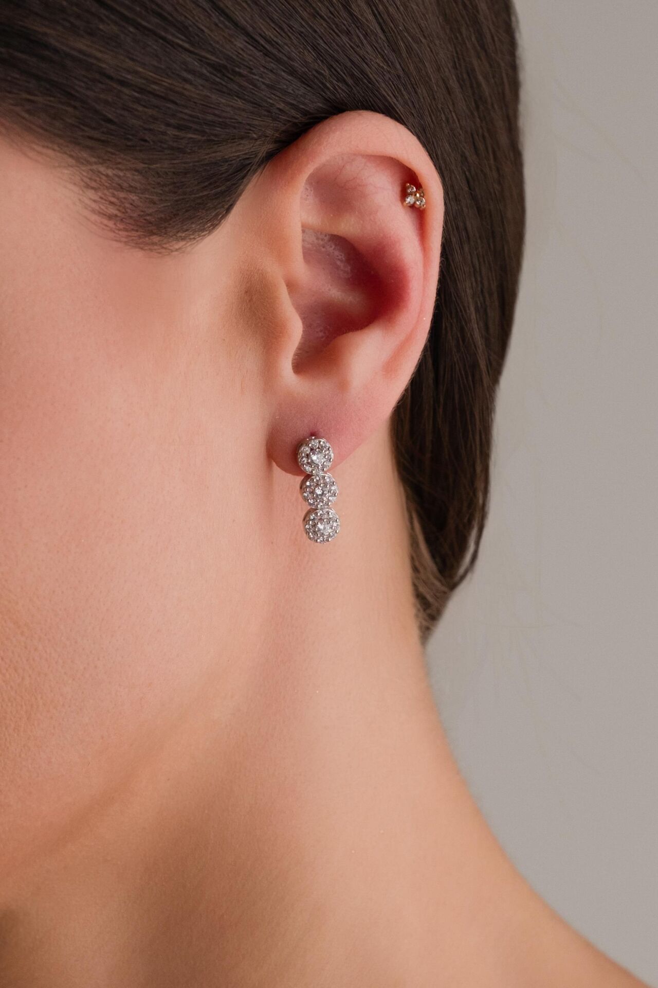 Gümüş Beyaz Zirkon Taşlı Salkım Su Yolu  Pırlanta Tek Taş Modeli Reina Miracle Şık Küpe