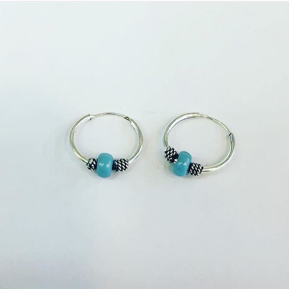 GÜMÜŞ TURKUAZ TAŞLI MİNİK HALKA KÜPE