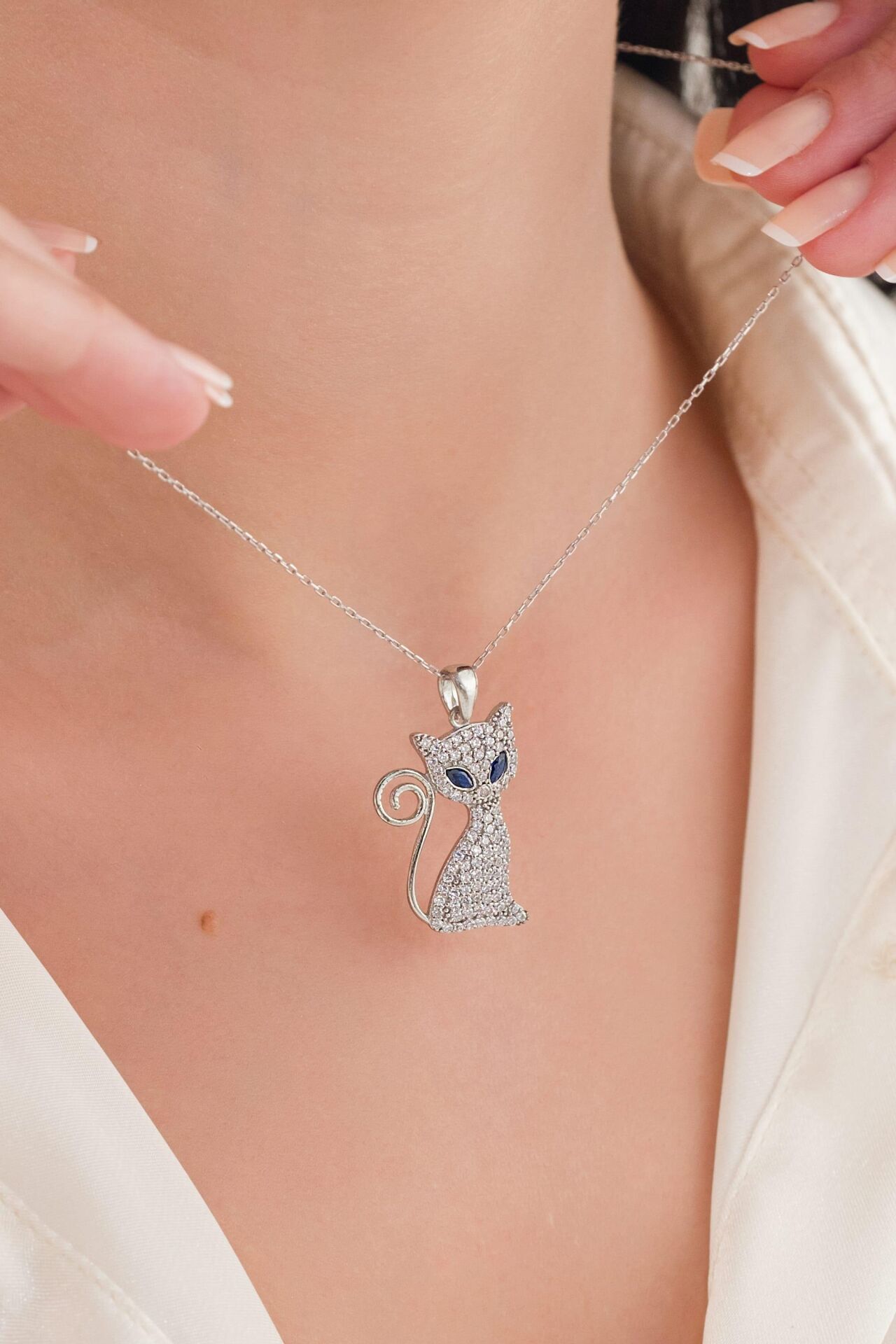 925 Ayar Gümüş Kedi Beyaz ve Lacivert  Zirkon Taşlı Kedi Cat Kolye