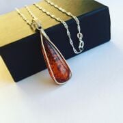 GÜMÜŞ ATEŞ KEHRİBARI KOLYE