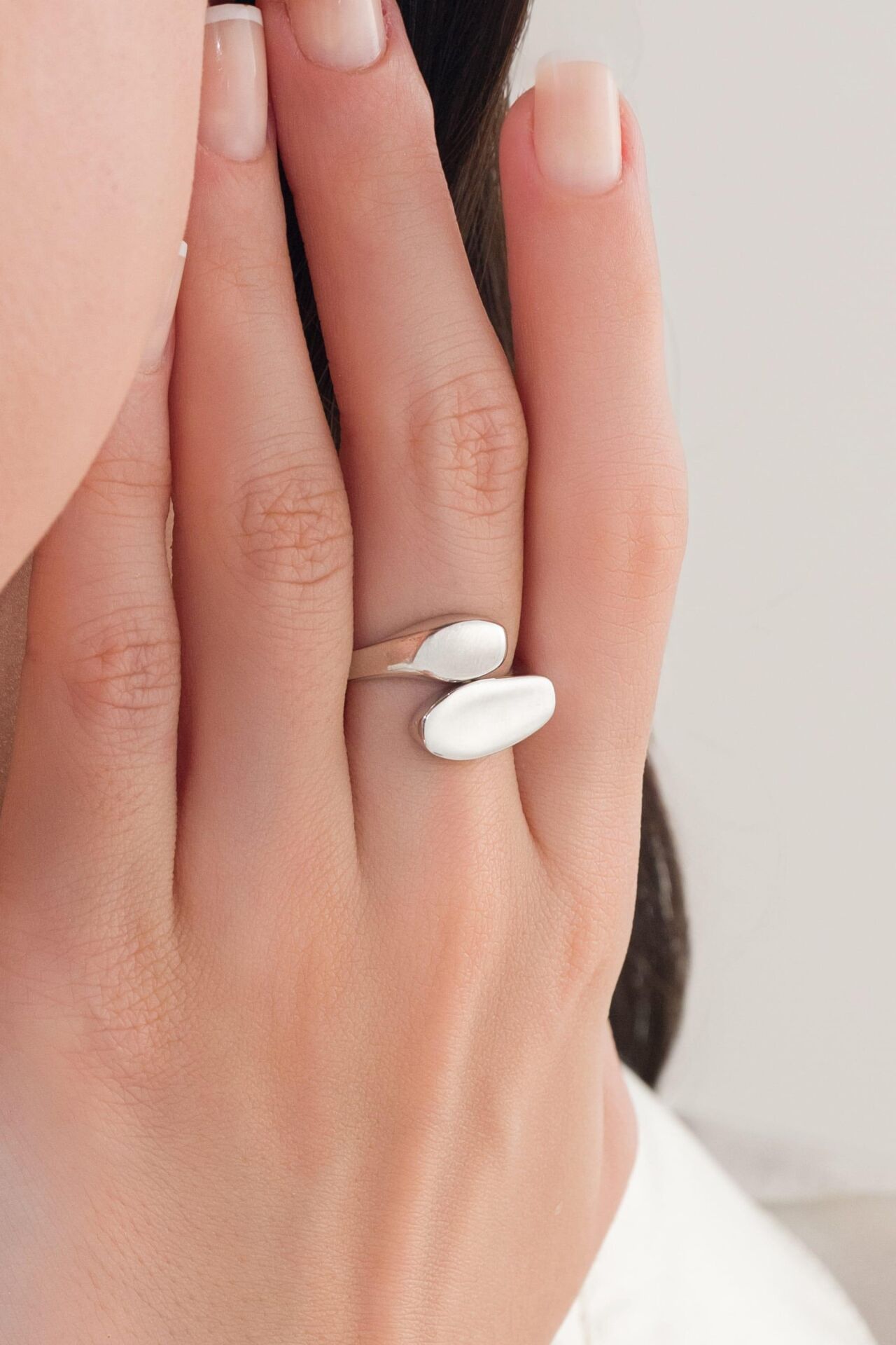 GÜMÜŞ OVAL ŞEKİLLİ DÜZ SADE MODERN AYARLANABİLİR YÜZÜK