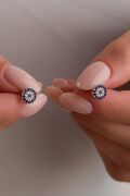 Gümüş 7.5 mm Nazar Boncuklu Boncuğu Minimal Küçük Yuvarlak Çivili Küpe