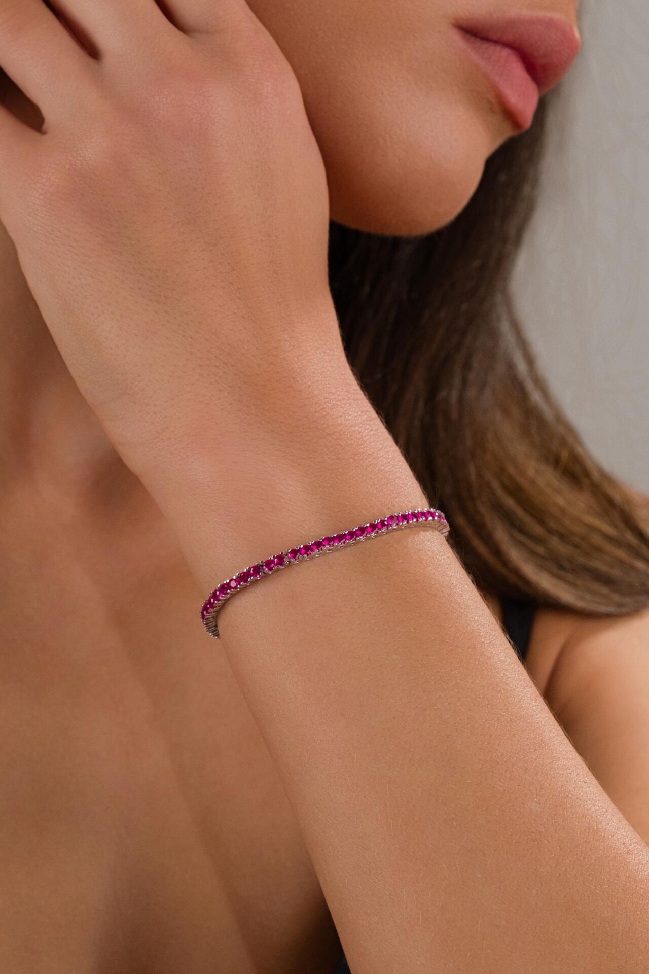 3mm Gümüş Koyu Pembe Zirkon Taşlı Rodyumlu Su Yolu Pırlanta Modeli Tenis Bileklik