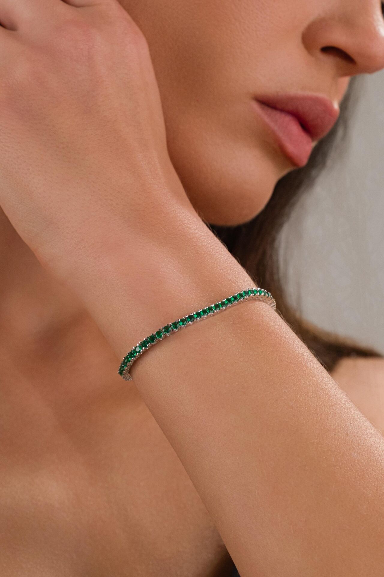 3mm Gümüş Yeşil Zirkon Taşlı Rodyumlu Su Yolu Pırlanta Modeli Tenis Bileklik